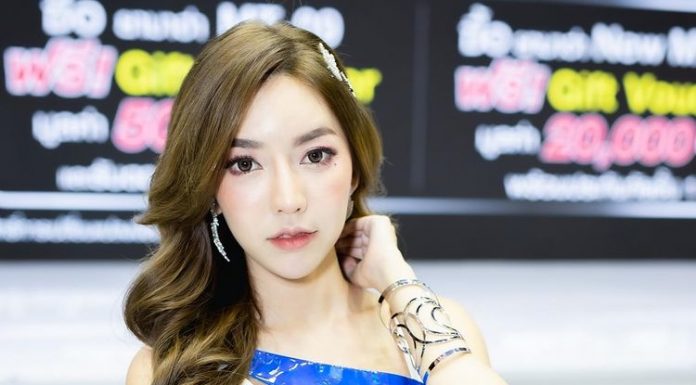 น้องแชมป์ KARS พริตตี้ตัวท๊อป ในงานมอเตอร์โชว์ น้องแชมป์ KARS พริตตี้ตัวท๊อป ในงานมอเตอร์โชว์ ที่สวยแซ่บ