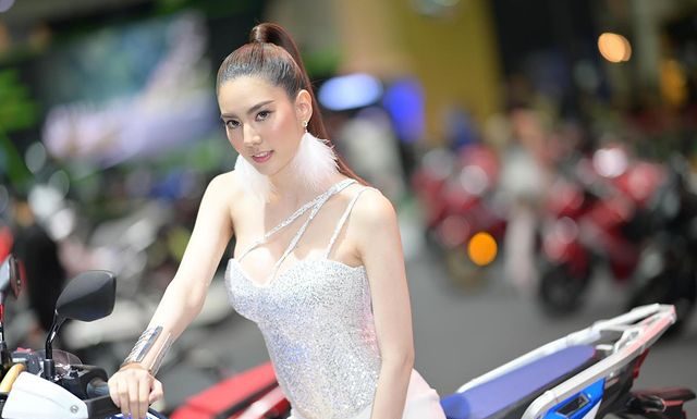 น้องเอม MINI พริตตี้สาวสวยคมอีกคนที่ห้ามพลาด น้องเอม MINI พริตตี้สาวสวยคมอีกคนที่ห้ามพลาด จากค่าย MINI