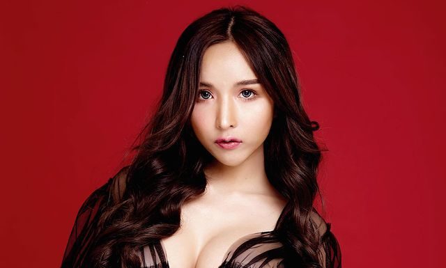 น้องแป้งหอม นางแบบสาวสายสุดเซ็กซี่