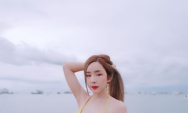 น้องจุ๊บจิ๊บ พริตตี้รถบรรทุก โผล่โชว์ความเซ็กซี่ ในรายการหัวท้ายตายก่อน น้องจุ๊บจิ๊บ พริตตี้รถบรรทุก โผล่โชว์ความเซ็กซี่ ในรายการหัวท้ายตายก่อน แซ่บแบบลืมโลก