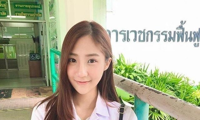 น้องหมอลิลลี่ แพทย์หญิง วรัญญา งานทวี คุณหมอสุดน่ารัก น้องหมอลิลลี่ แพทย์หญิง วรัญญา งานทวี คุณหมอสุดน่ารัก ที่สวยตั้งแต่หน้ายันลายมือ