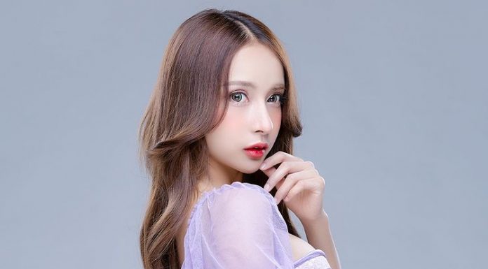 น้องมอส เทคมีเอาท์ เที่ยวทะเลปล่อยความเซ็กซี่ไม่ยั้ง