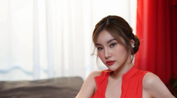 จา จารุนันท์ พริตตี้ตัวท็อป อวดหุ่นนาฬิกาทราย ทำโซเชียลระอุเกินต้าน จา จารุนันท์